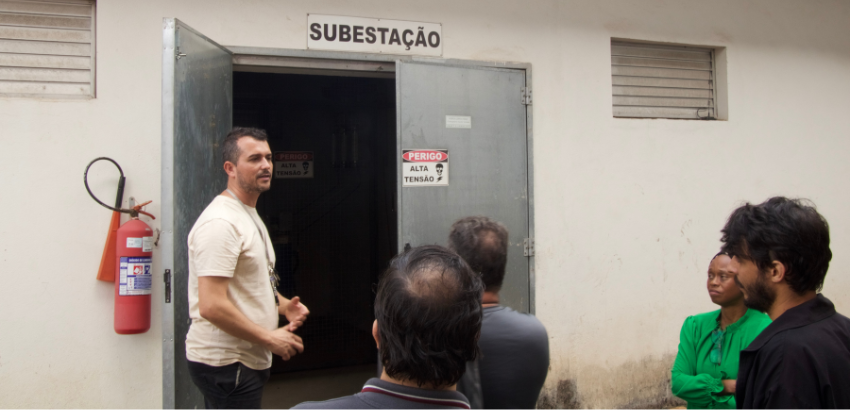 Participantes do encontro da brigada durante visitação a subestação de energia do ICSA.