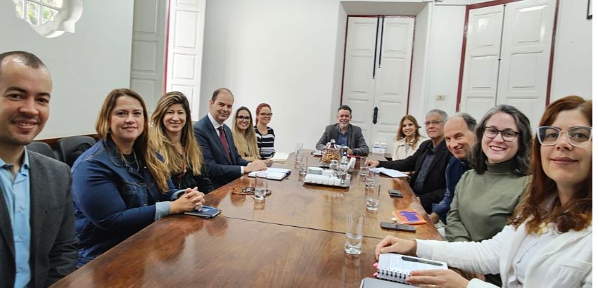 Representantes da Ejef/TJMG e da UFOP reunidos na Reitoria da Universidade.