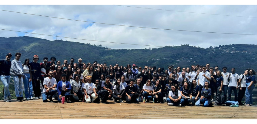 Alunos das escolas públicas em visita ao mirante da UFOP