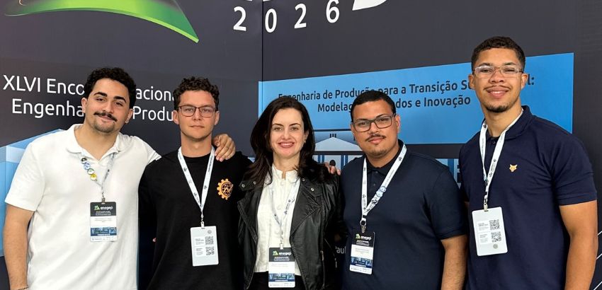 Estudantes da UFOP e a professora Maurinice Daniela Rodrigues participam do ENEGEP 2026, em São Paulo.