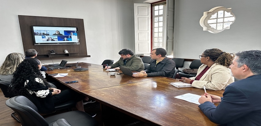 Equipe da UFOP participa de reunião híbrida para apresentação dos resultados da avaliação de integridade pública.