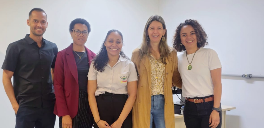 Representantes da Pref. Rio Doce junto à membros do CAES em visita às instalações da universidade